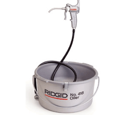 ACEITADORA 418 CON 1 GAL ACEITE NU-CLEAR RIDGID 10883